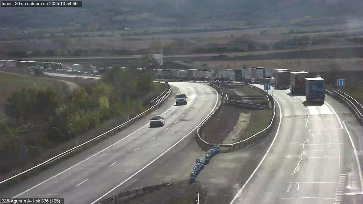 Retenciones en la A-1 este lunes por uno de los accidentes
