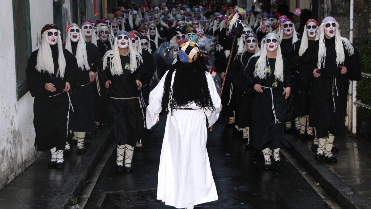 Al anochecer llegan las lamiak a Mundaka.