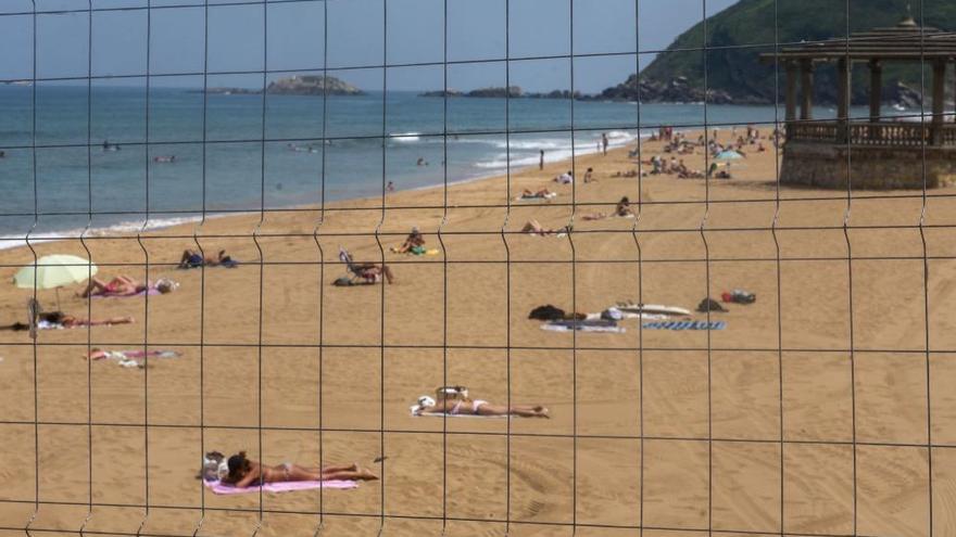 Zarautz se prepara para una temporada de playas atípica