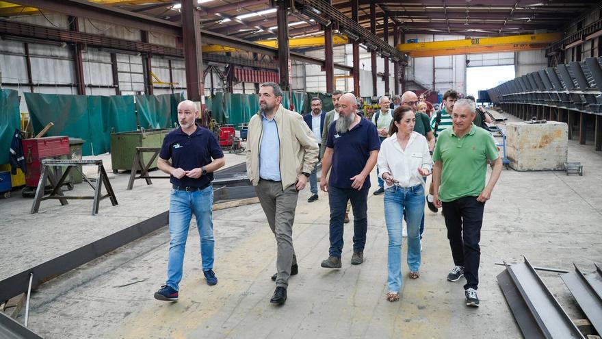 Ingeniería de precisión en la ría: la pasarela ‘All Iron’ encara su fase más compleja con el montaje de su primer tramo