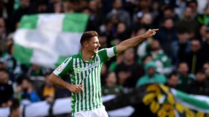 Joaquín Sánchez celebra uno de sus goles con la camiseta del Betis.