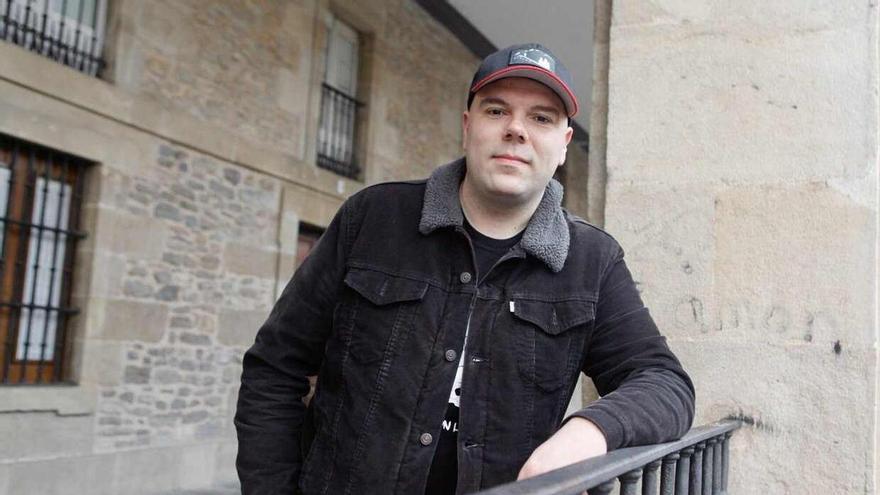 La Taska De Las Abuelas acoge una exposición del fotógrafo gasteiztarra Ander Paz