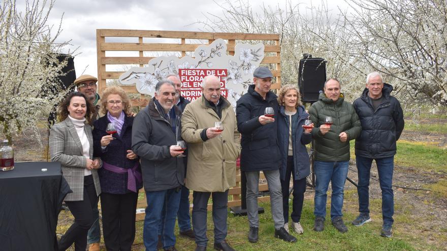 La Indicación Geográfica Pacharán Navarro homenajea en Funes a las familias elaboradoras que se retiran