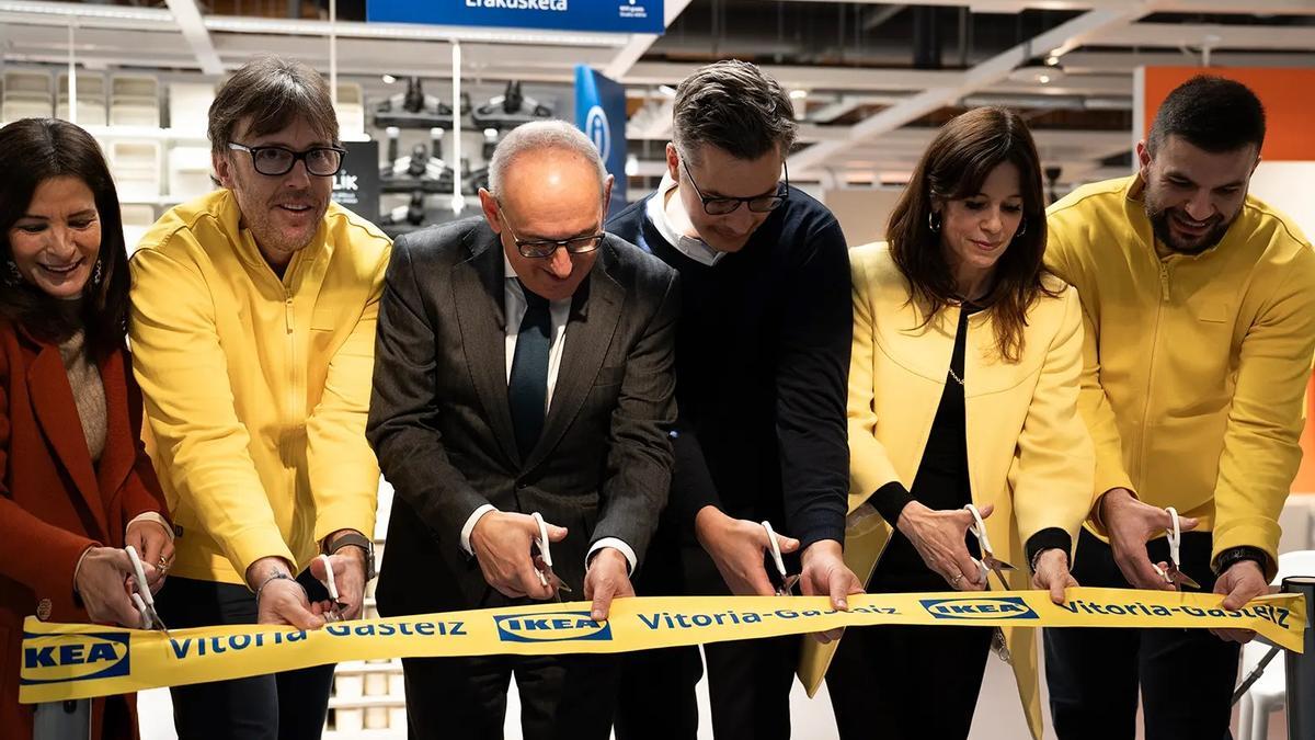Inauguración de la tienda de Iker en El Boulevard de Gasteiz