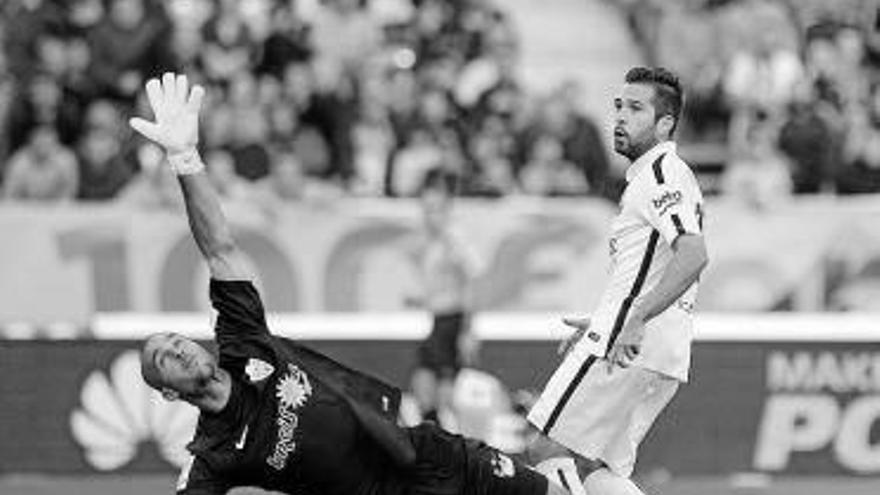 Luis Suárez rescata al Barça en Almería