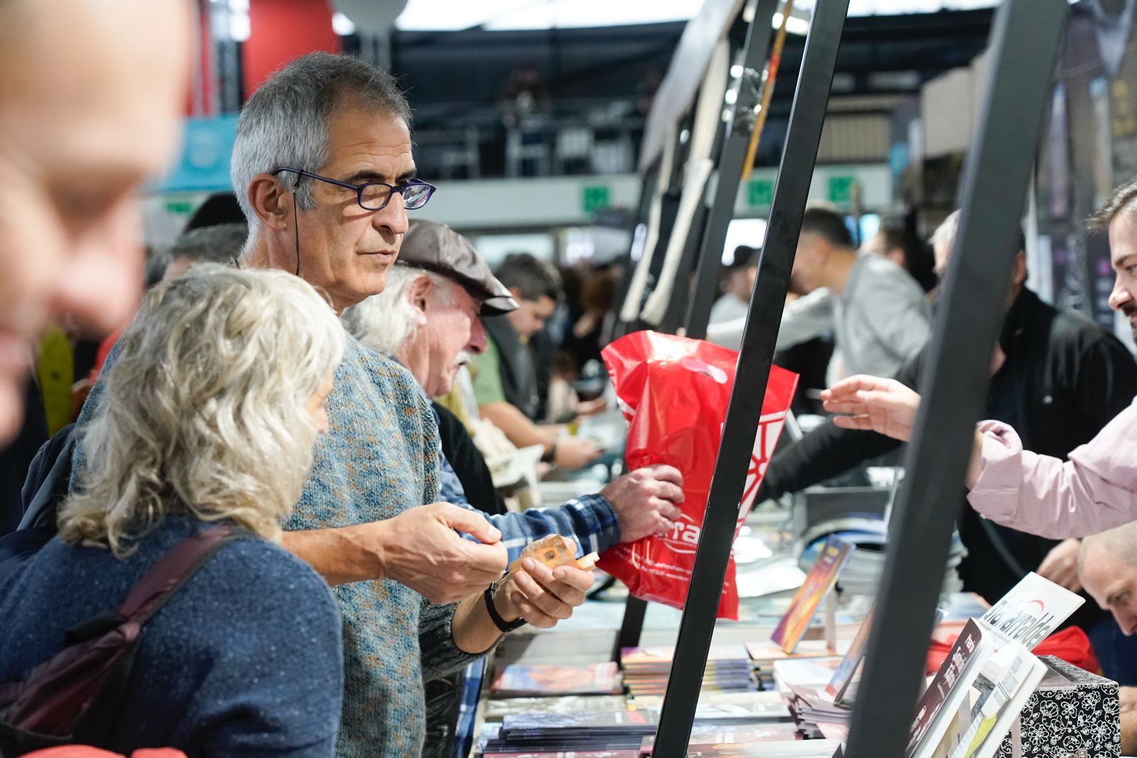 En imágenes: colas para acceder a una Durangoko Azoka a reventar
