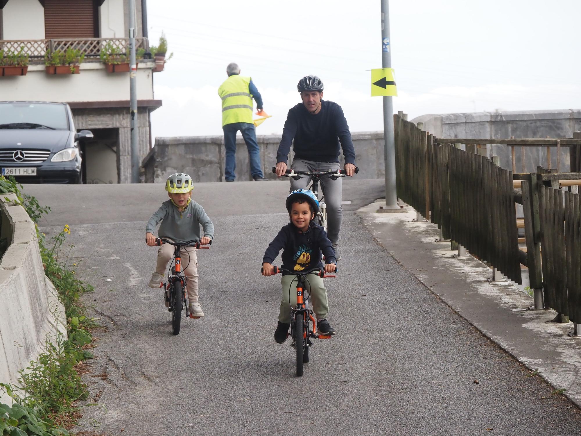 Fiesta ciclista en Deba