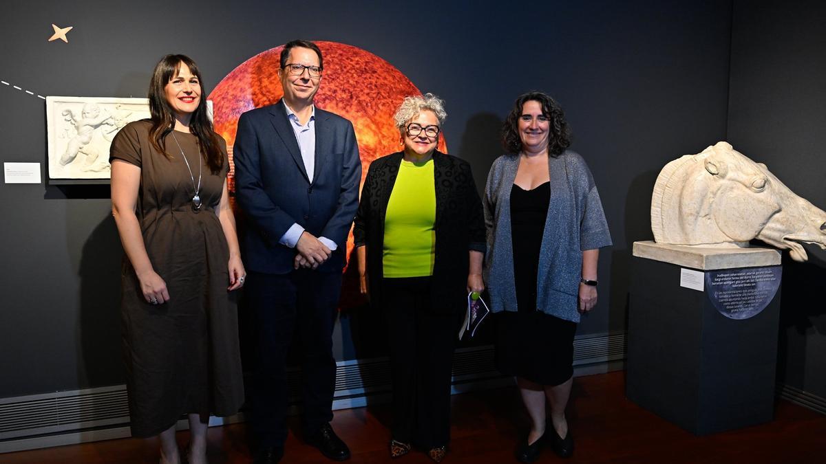 Leixuri Arrizabalaga, Gonzalo Olabarria,  Sorkunde Aiarza e Itziar Martija, en la presentación.