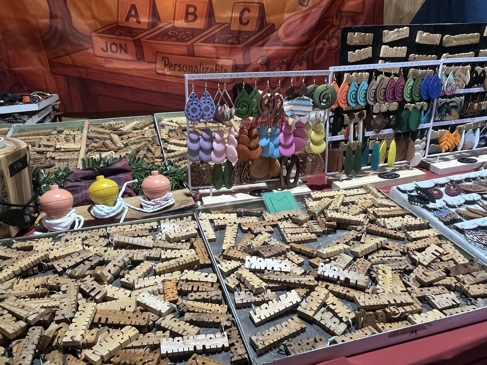 Bilbao estrena un mercado navideño de artesanía con opciones para todos los gustos