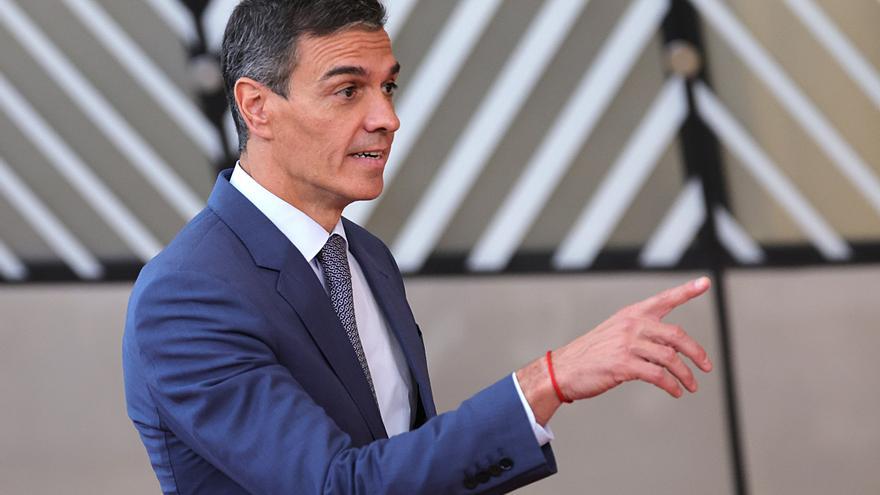 Sánchez transmite a Zapatero su "confianza" en su inocencia y se solidariza con sus hijas