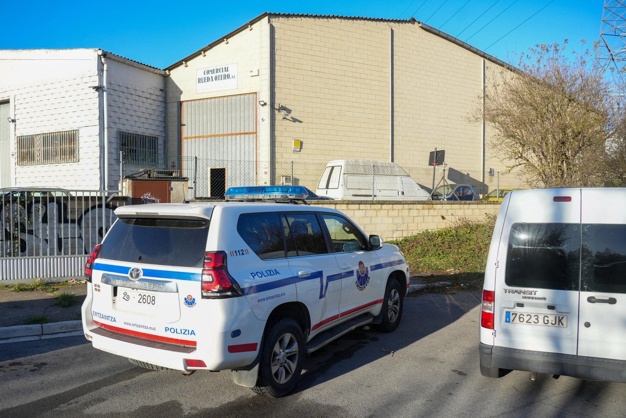 Instalaciones del pabellón en el que han ardido 6 vehículos