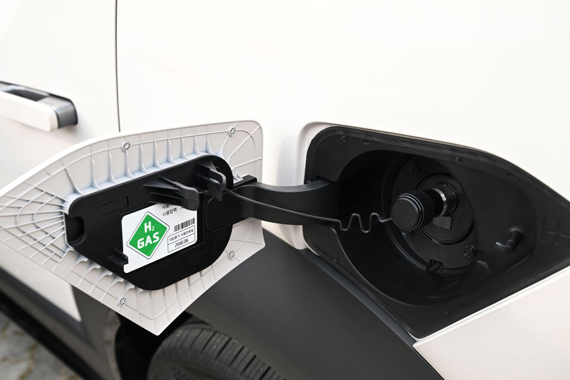 21 hyundai-all-new-nexo-1125-109.jpg