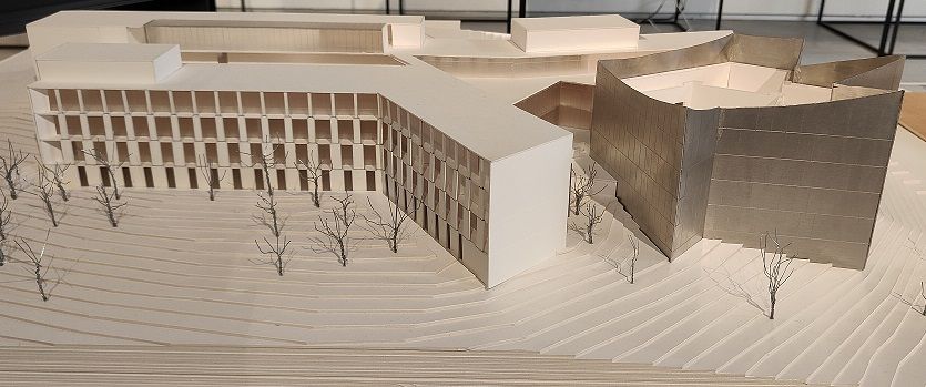Maqueta con el diseño exterior del Centro BIOMA de la UN.