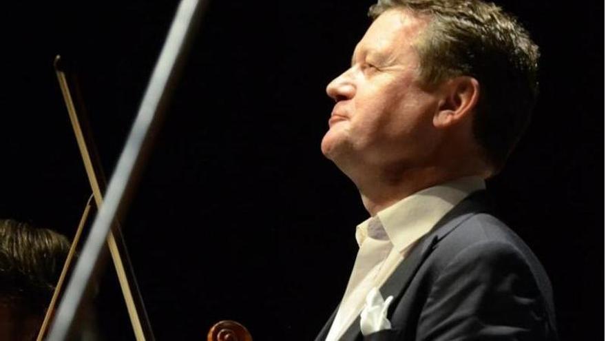 El violinista checo Ivan Zenaty actúa mañana en los Martes Musicales de Fundación Vital