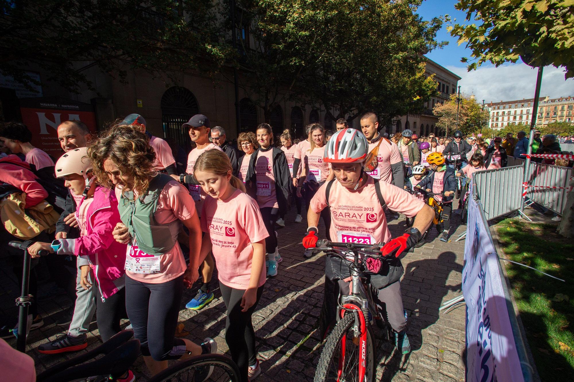 Fotos de la Carrera contra el Cáncer de Mama de Saray en Pamplona 2025