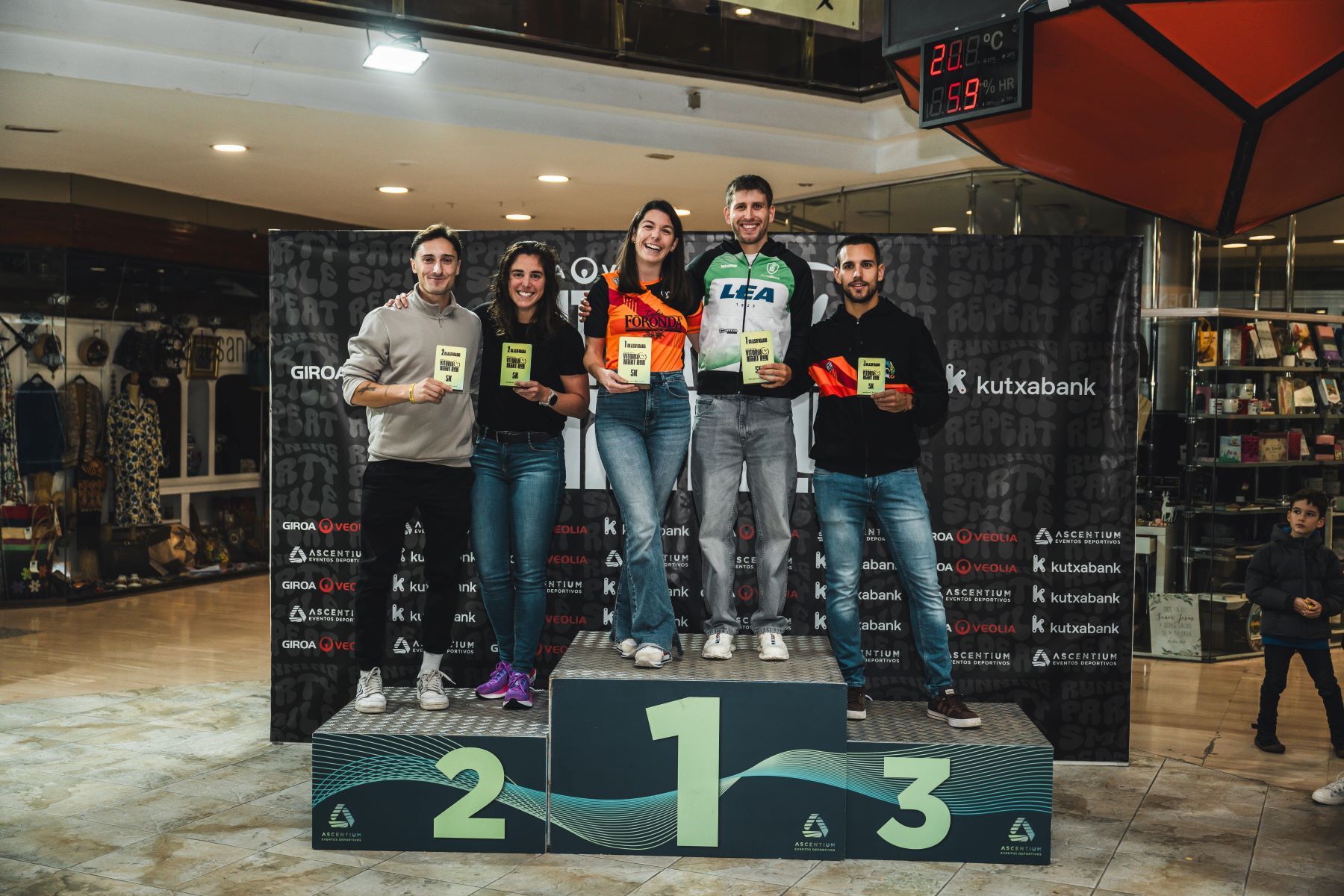 Las mejores imáganes de la Giroa Veolia Vitoria Night Run