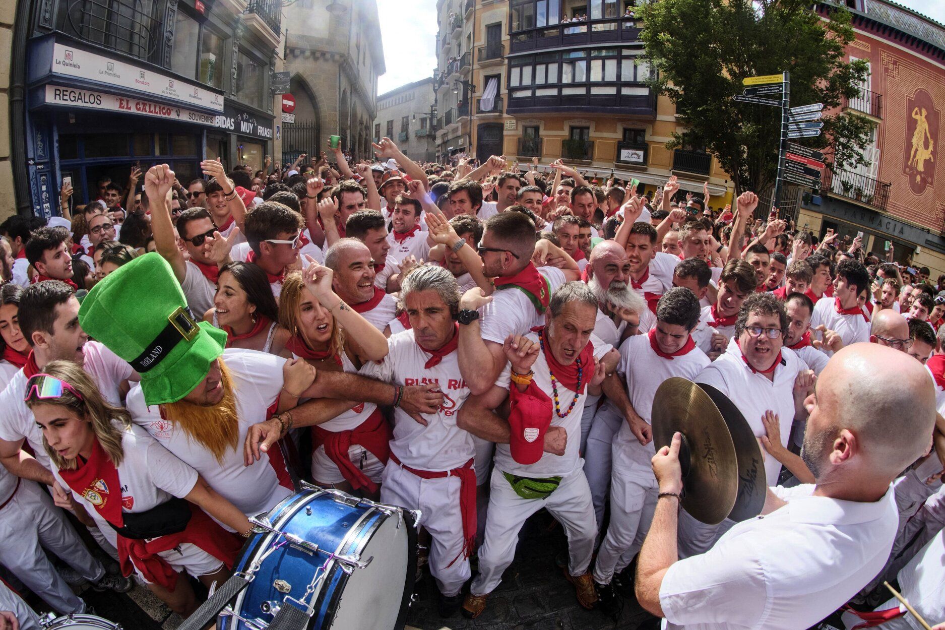 GALERÍA / Pamplona vibra con un multitudinario 'Riau-Riau'