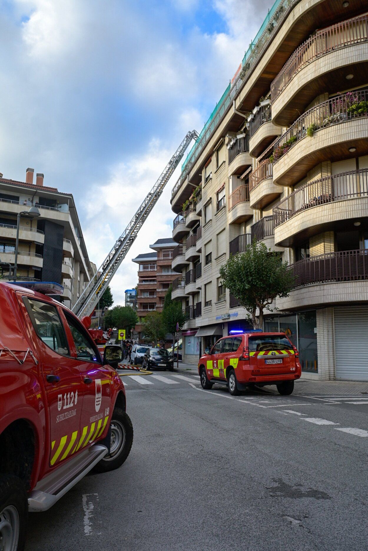 [Fotos] Se incendia un bloque de viviendas en Zumaia