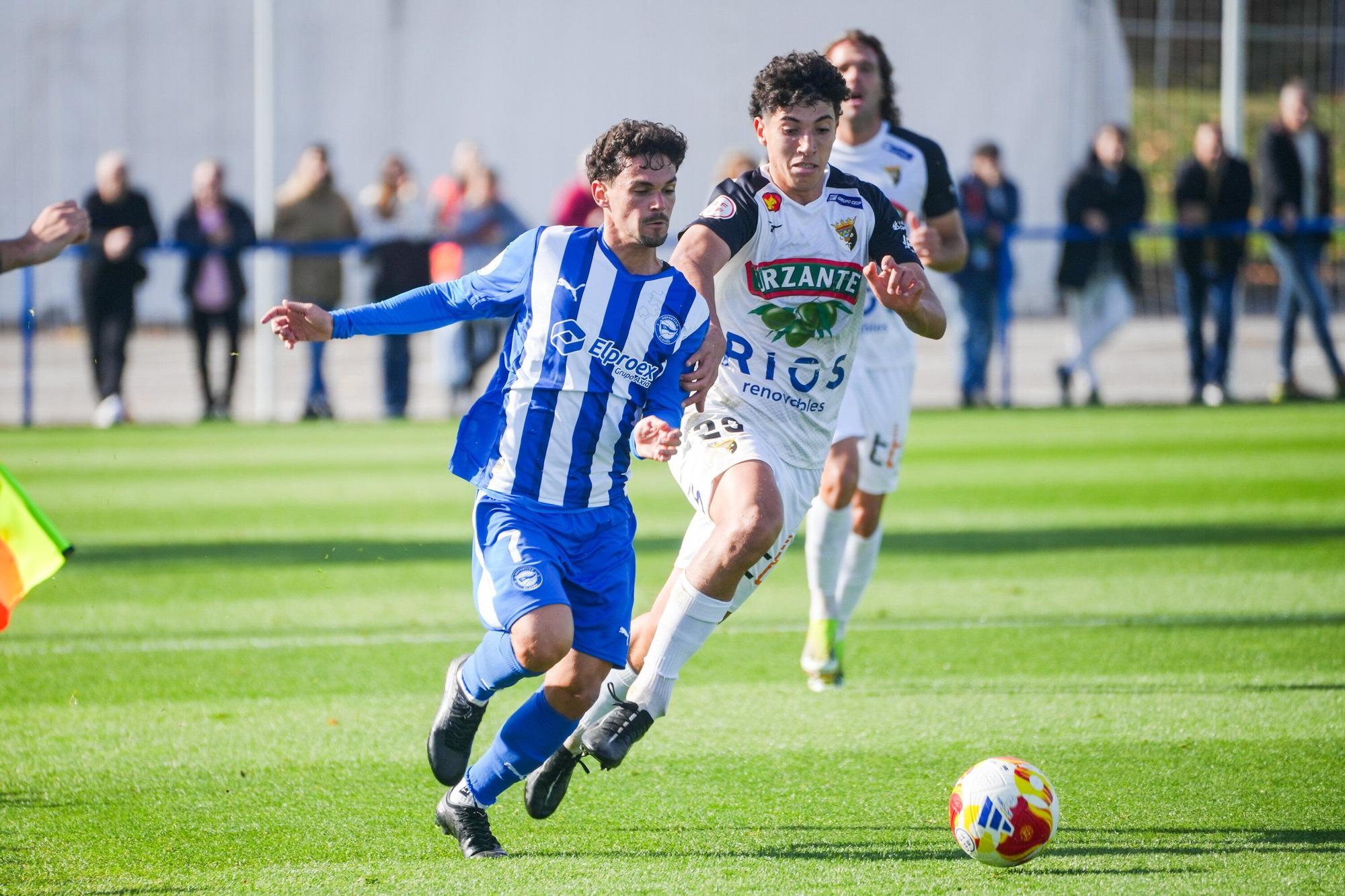 En imágenes: Alavés B derrota al Tudelano