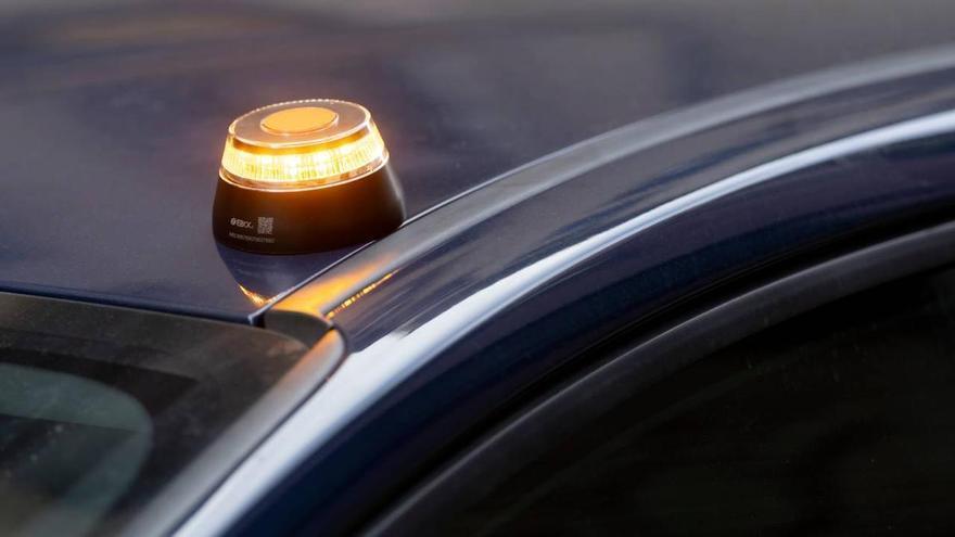 ¿Puedo probar la baliza V16 en mi casa sin alertar a los servicios de emergencia? La DGT responde