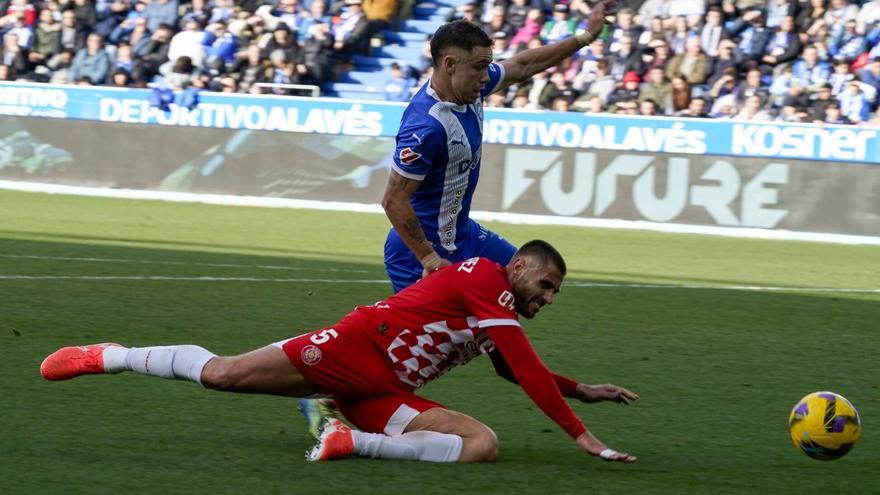 Conechny, una adaptación a fuego lento en el Alavés