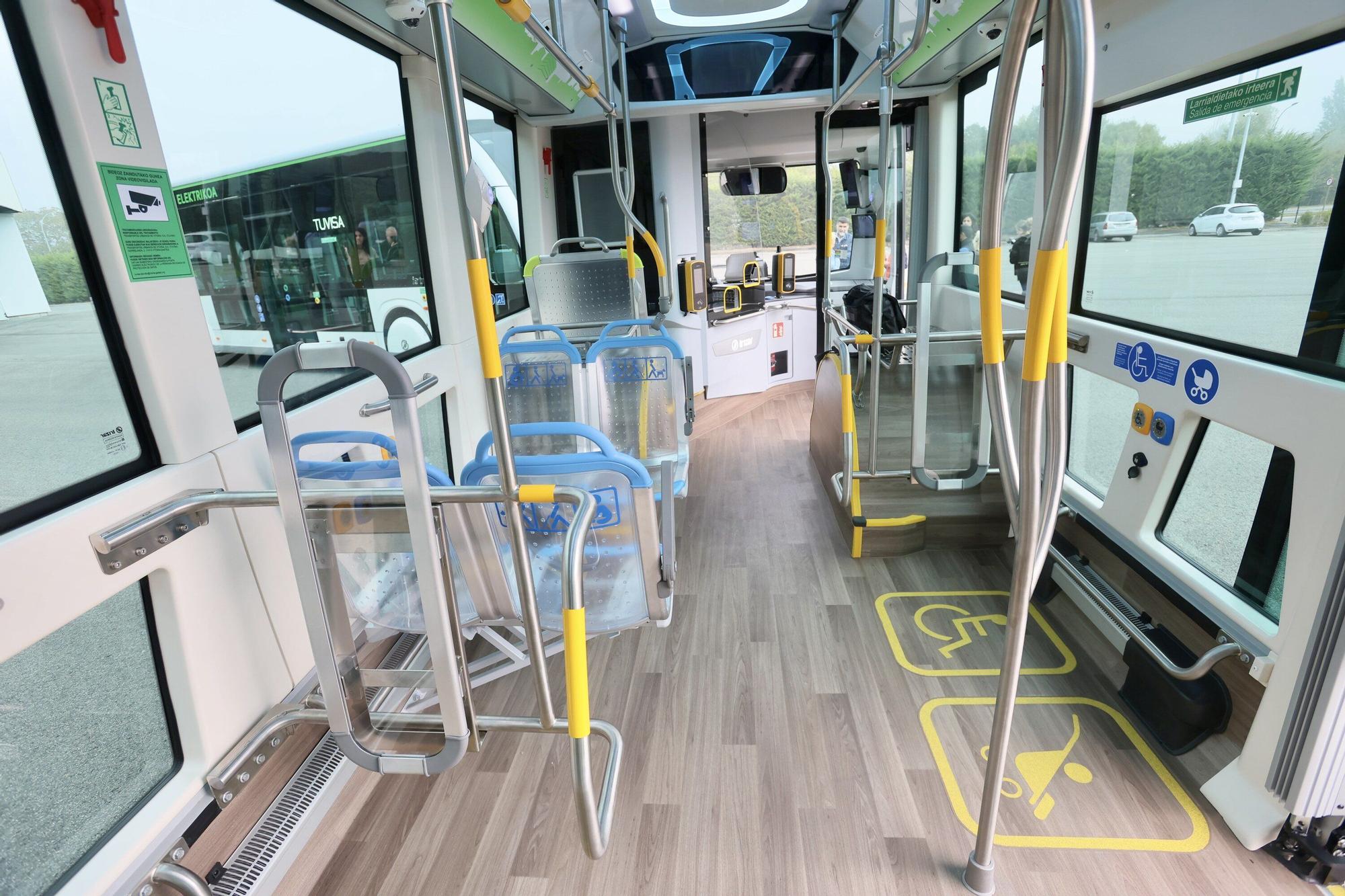 Dos nuevos autobuses eléctricos para Vitoria