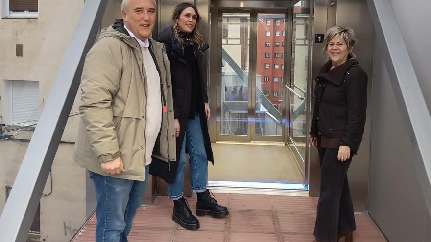 Abanto estrena los ascensores públicos del grupo San Miguel