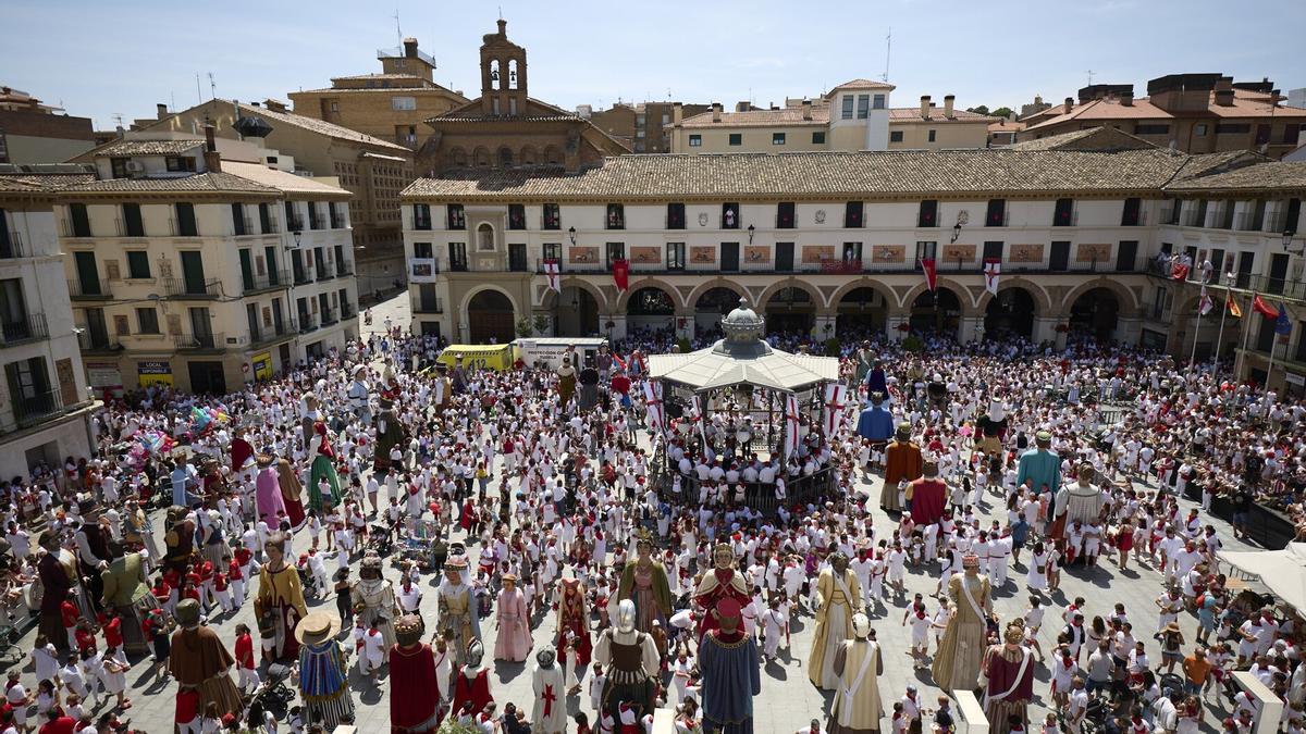 Gigantada de fiestas de Tudela.