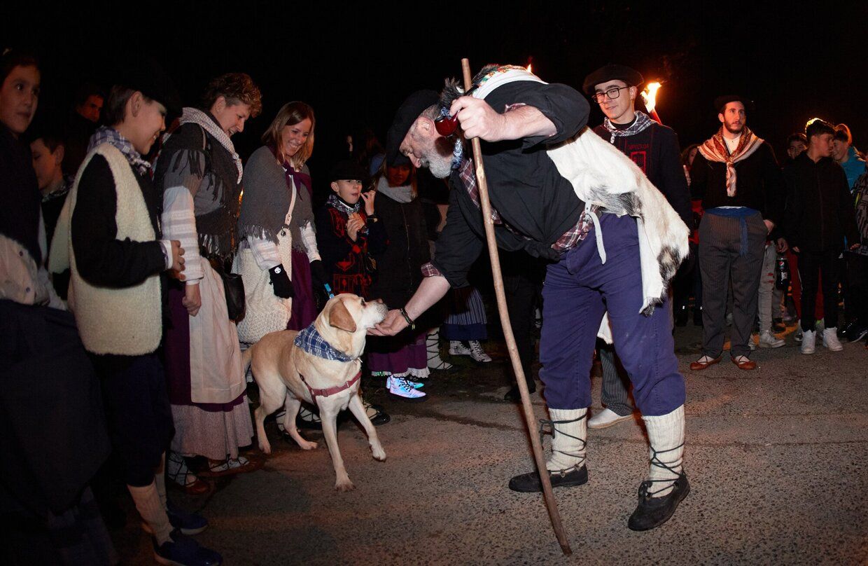 Burlada recibe a Olentzero y Mari Domingi