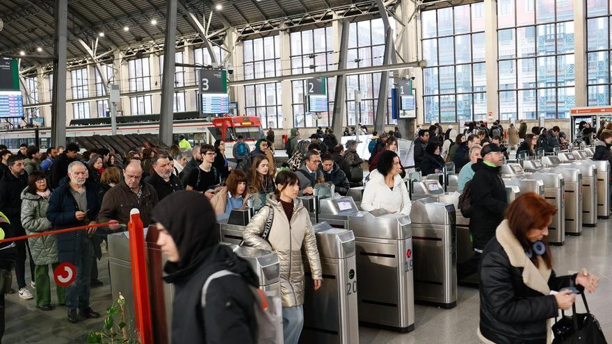 La huelga en Renfe reduce a la mitad los trenes en hora punta en Cercanías