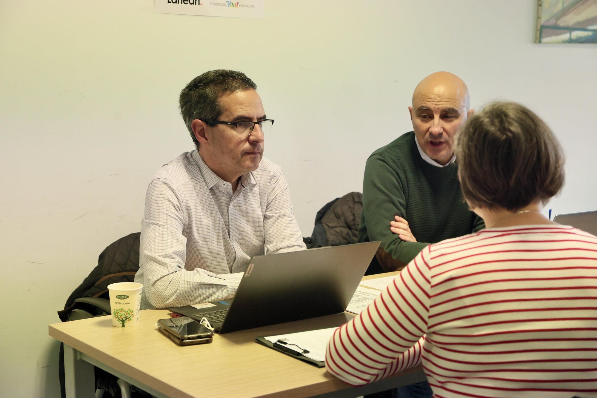 En imágenes: I Feria de Empleo de Aiaraldea