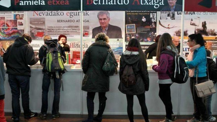 La Azoka lanza un SOS al Parlamento Vasco