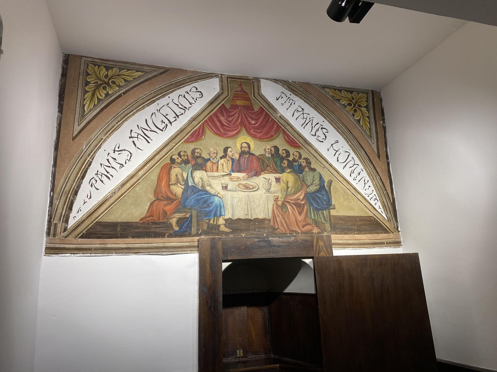 Imágenes de la inauguración de la nueva Casa de Cultura de Zumaia, con detalles del patrimonio conservado y la participación de la gente que acudió a la inauguración.