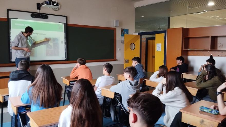 Vitoria socializa entre sus jóvenes las virtudes del reciclaje