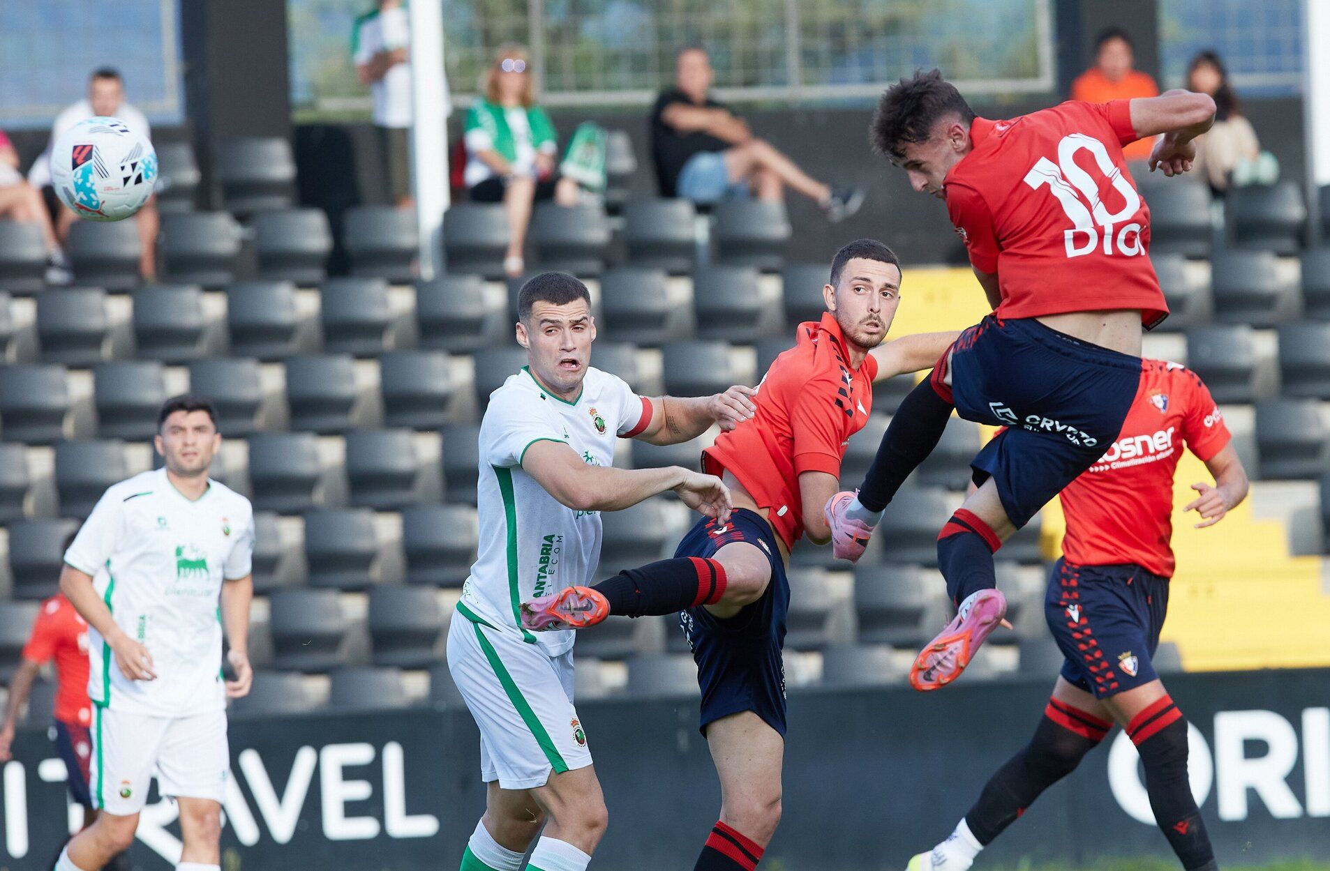 Fotos del partido amistoso entre Osasuna y Racing