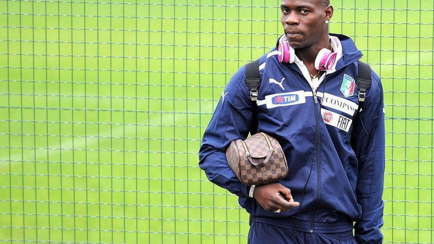 Balotelli deja el Manchester City y ficha por el Milán hasta 2017