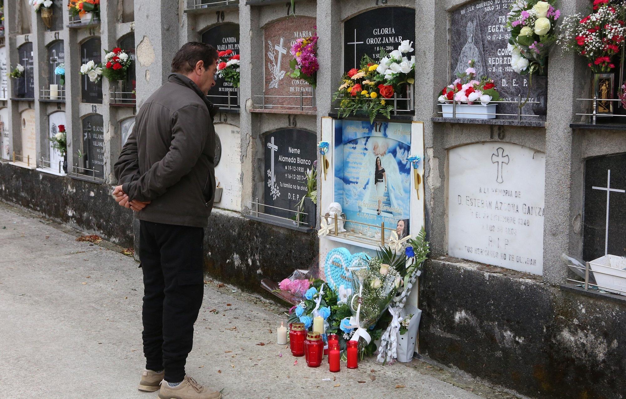 Miles de ciudadanos visitan a sus allegados en los cementerios de Navarra