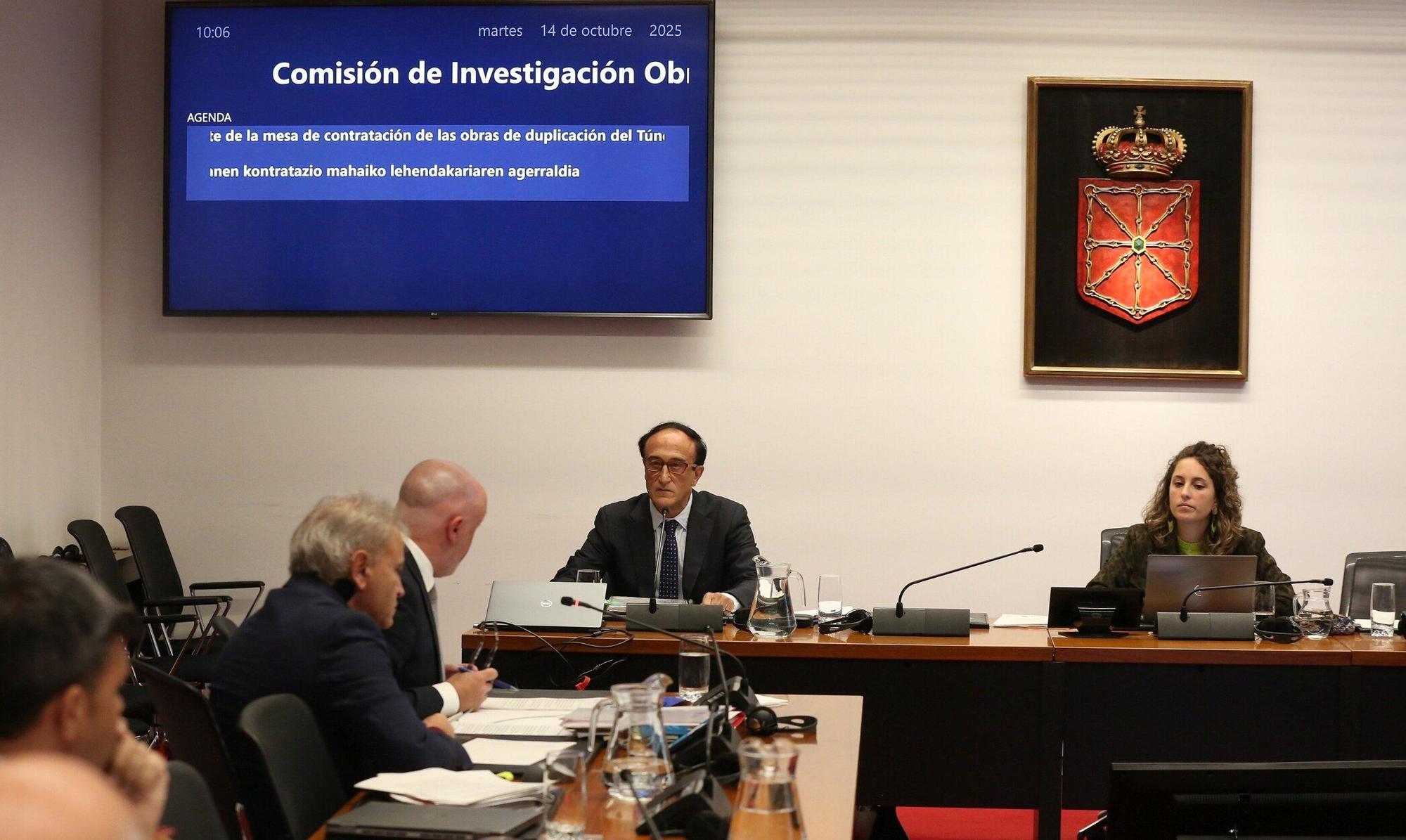Fotos de la sesión de este martes de la comisión de investigación del Parlamento de Navarra