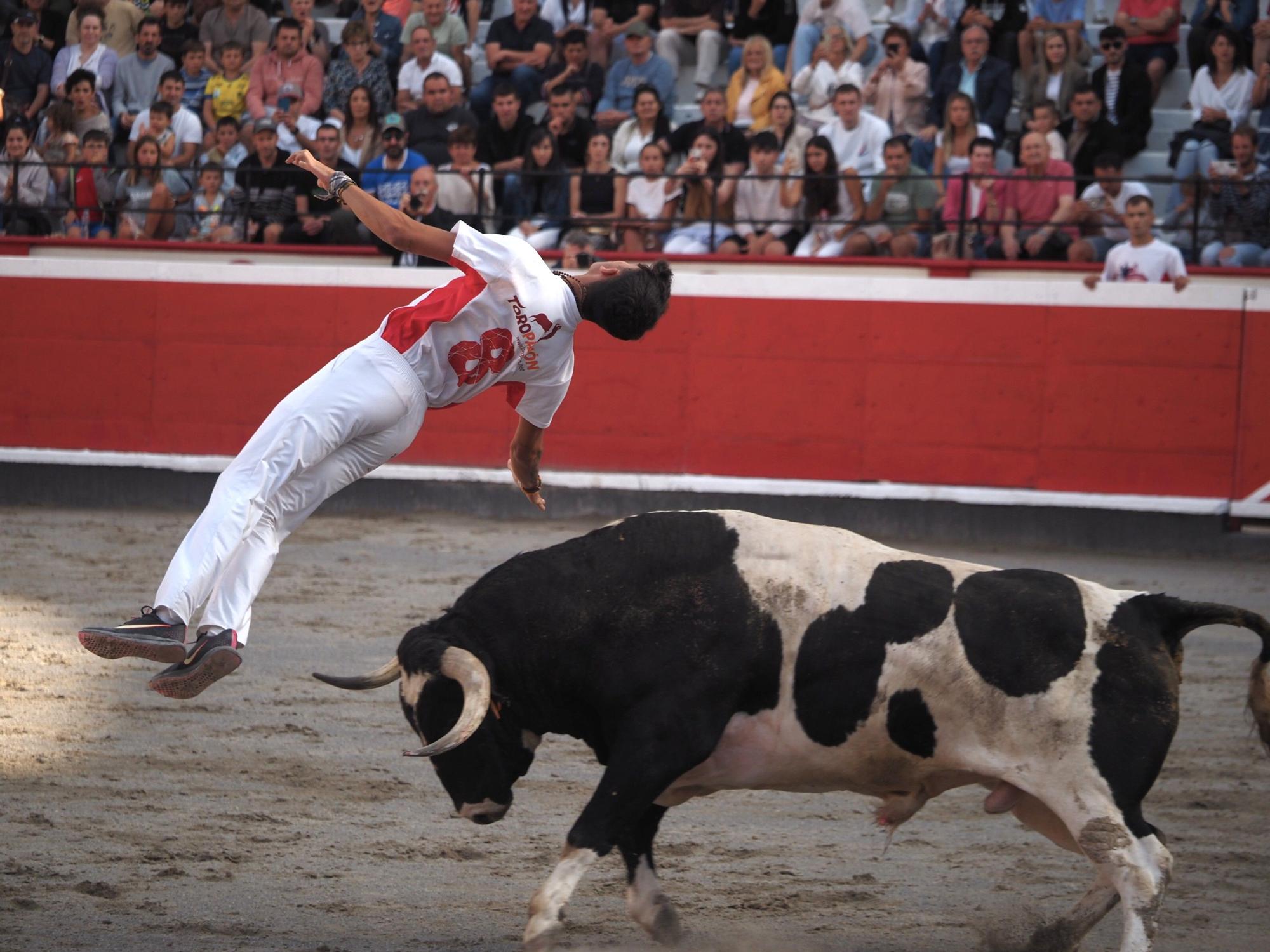 El extremeño Israel Pérez 'Ruso' se estrena con victoria en el Campeonato de Recortadores de Azpeitia