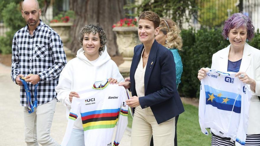Paula Ostiz agradece el apoyo de &quot;tanta gente&quot; tras sus éxitos en ciclismo