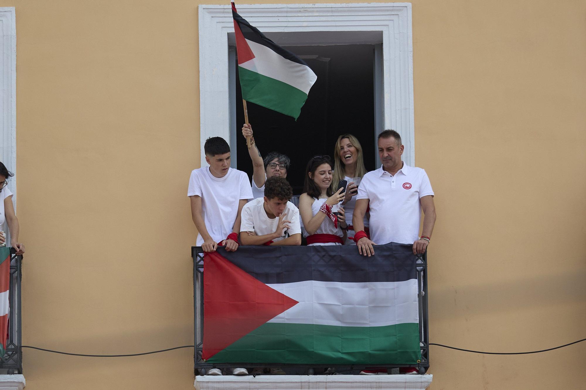 Fotos del  Chupinazo de San Fermín 2025 en Pamplona: ¡La fiesta más internacional se enciende con un grito solidario por Palestina!