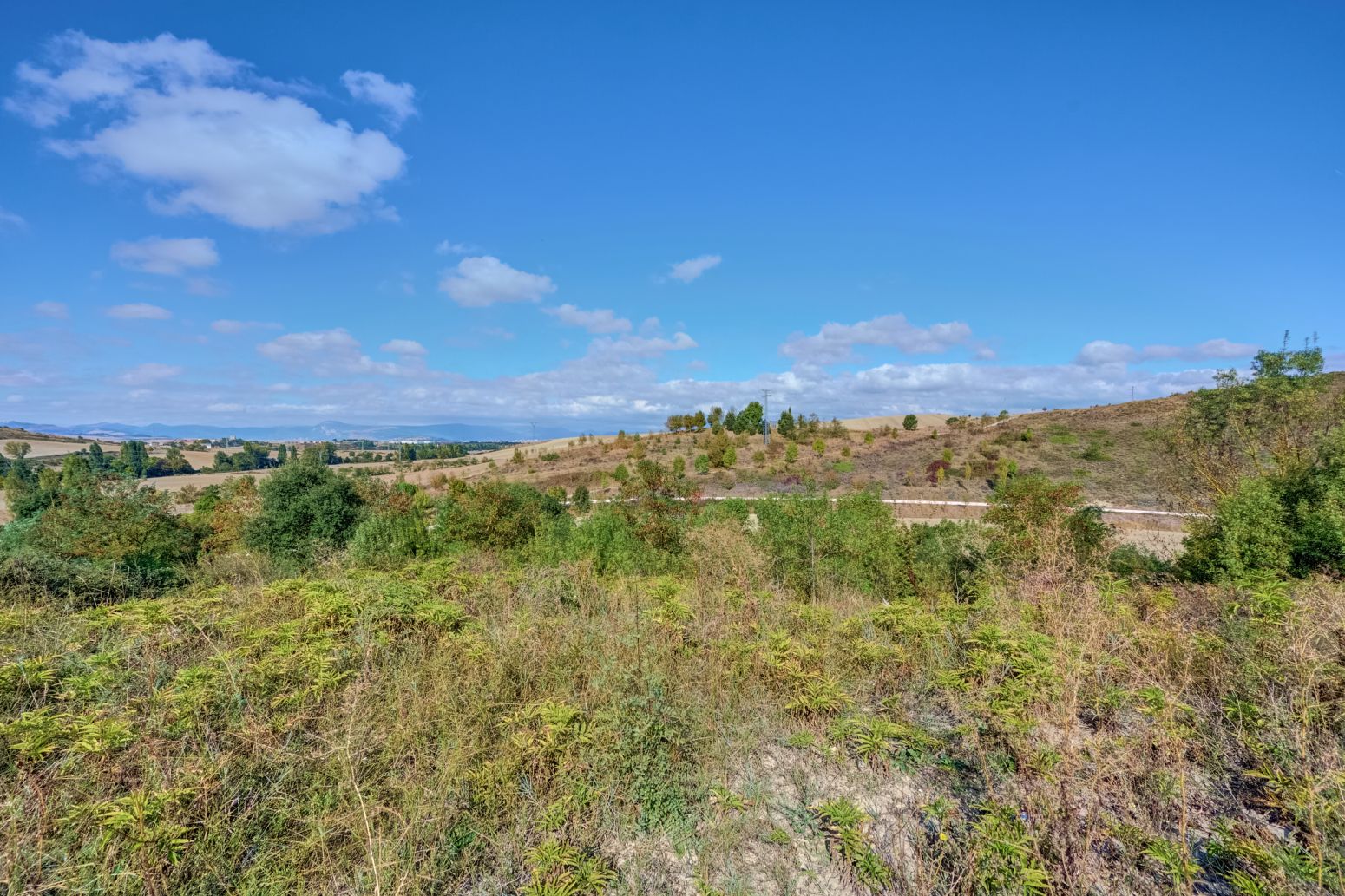 Oportunidad única en el valle de Aranguren: parcela urbanizada de 635 m² lista para tu proyecto