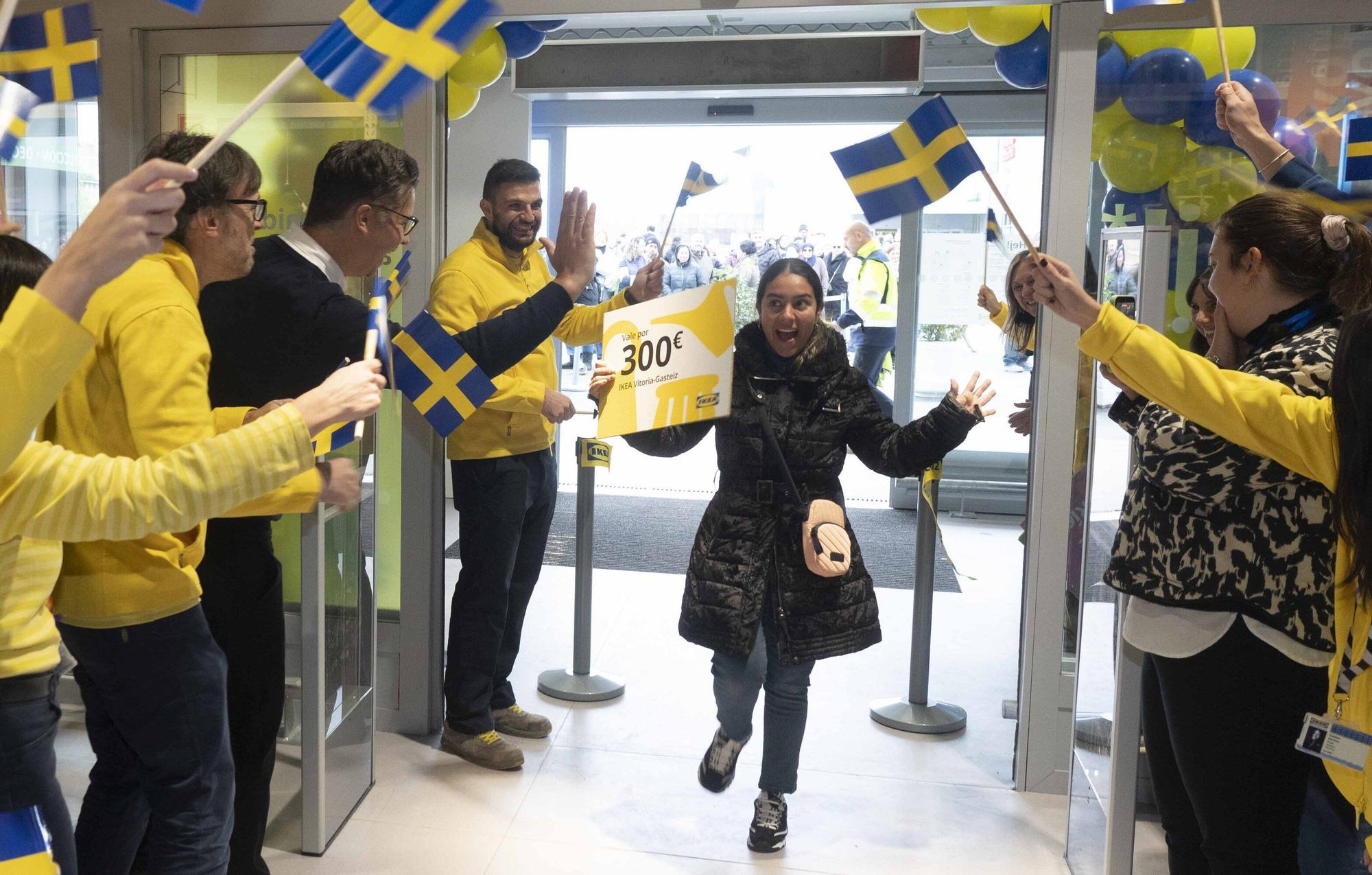 Fotos de la inauguración de la nueva tienda de Ikea en Vitoria