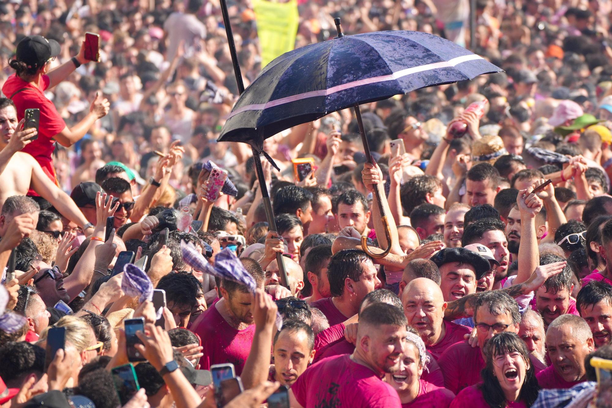 En imágenes: Así ha sido la bajada de Celedón en 2025