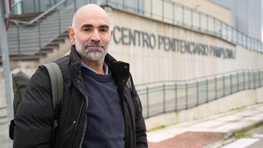 Festival Pamplona Negra | Javier Holgado acercó la literatura ‘noir’ al Centro Penitenciario