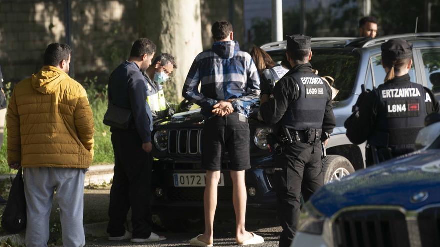 URSSA y EGA tomadas por la Ertzaintza, Policía Nacional y Policía Local en un gran operativo