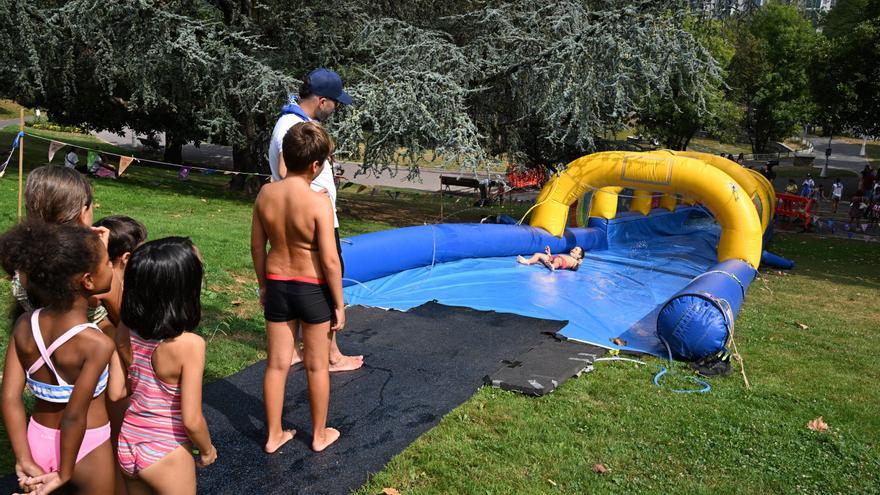 ¡Igualdad, aventuras y chapuzones! El Txikigune toma Doña Casilda