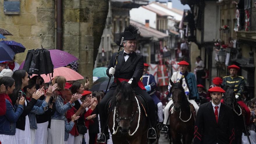 El alcalde de Hondarribia pide al Alarde que &quot;acepte y respete&quot; el decreto respaldado por la justicia