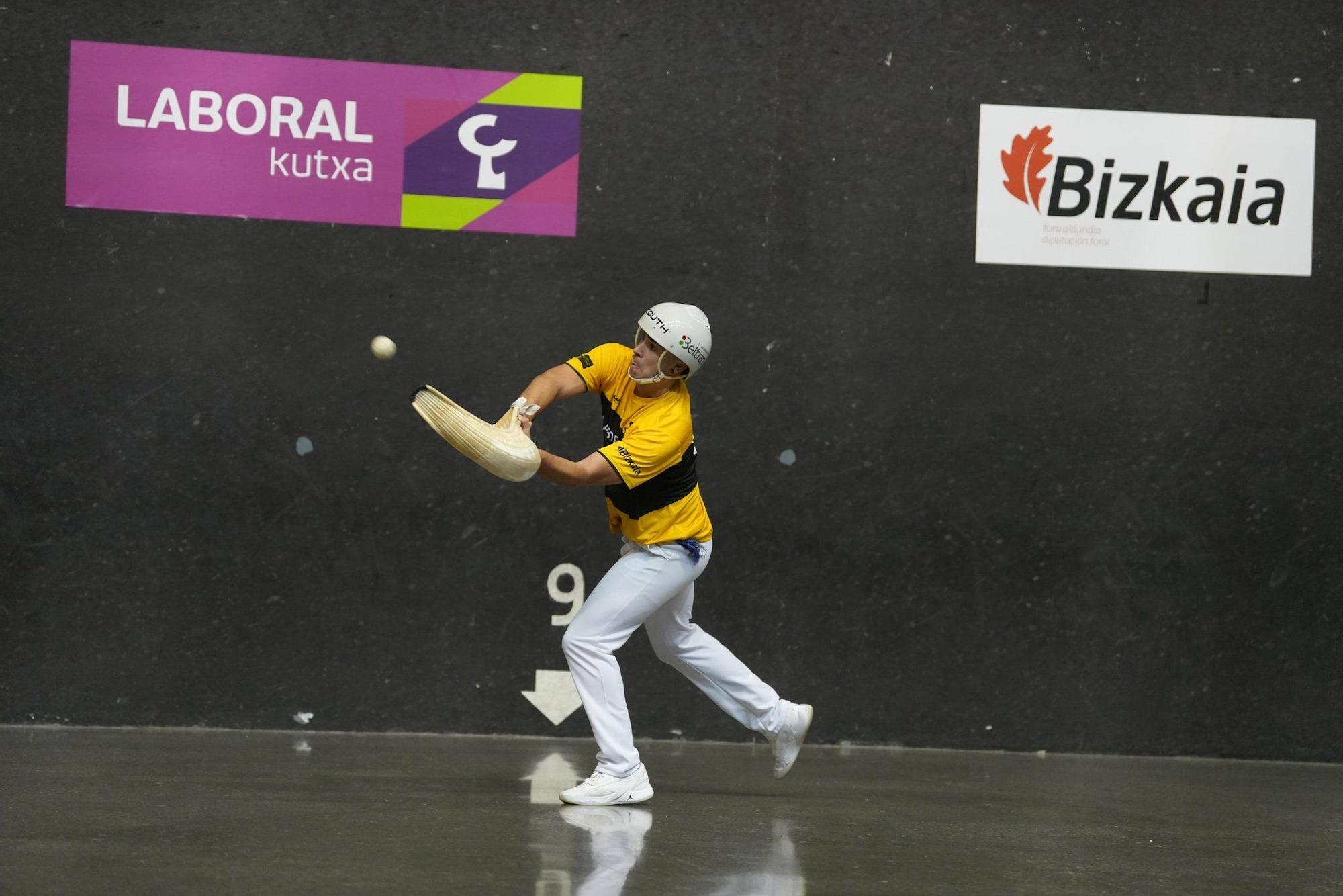 Alex Goitiandia-Lekerika y Urreisti-López suman sus primeros triunfos del Winter Series ante Johan-Gorka y Goixerri-Manci en la jornada inaugural del Winter Series.