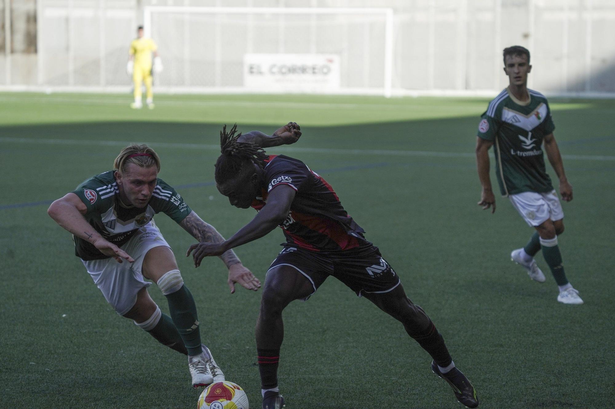 En imágenes: El Arenas no logra pasar del empate ante el Cacereño